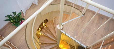 Studio (A1) | Escalier