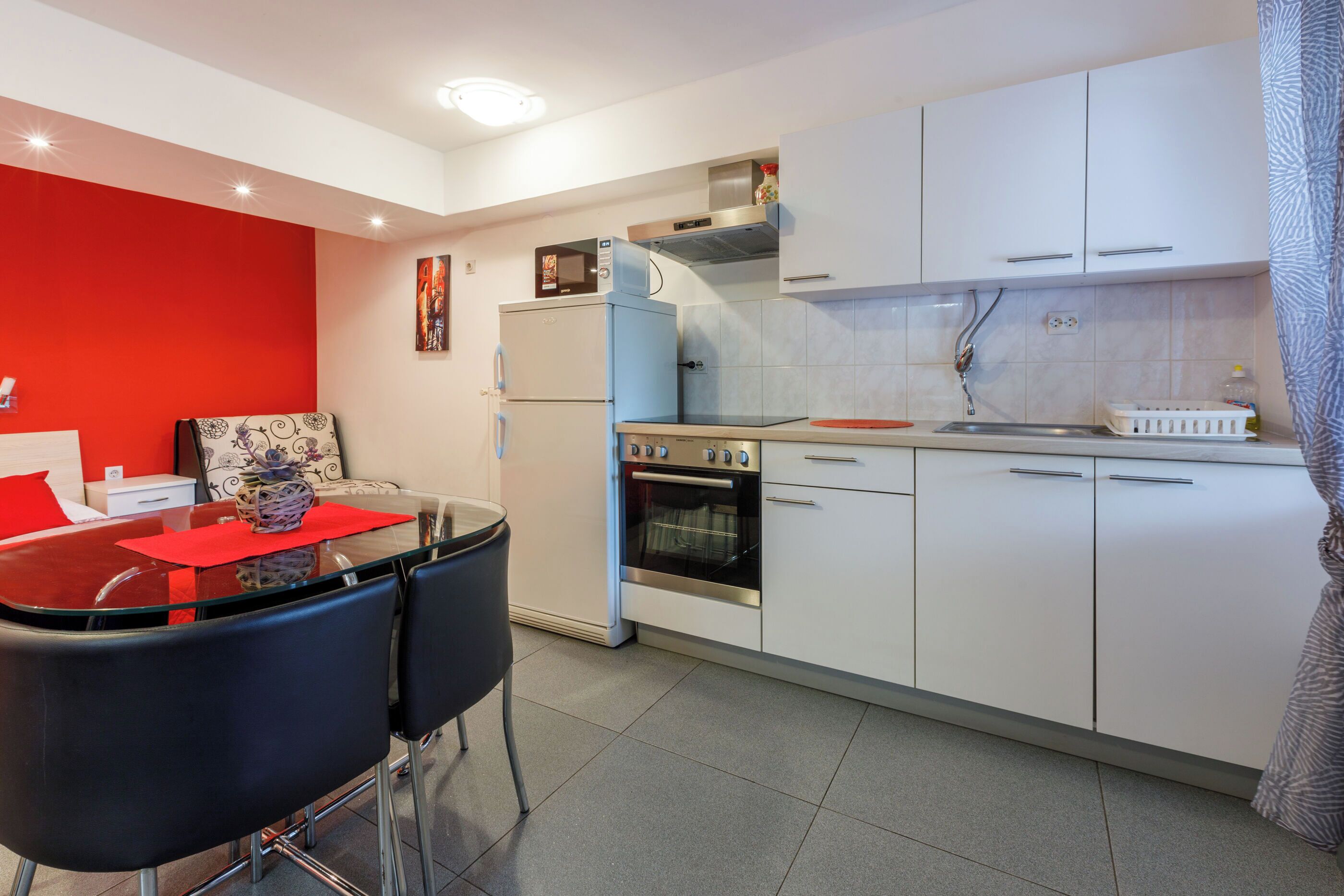 Studio (A8) | Private kitchen