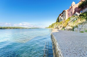 Beach nearby - Rooms Sonja P (Rab)