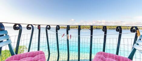 룸 (S2) | 발코니