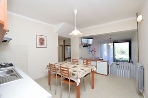 Private kitchen - Apartments Ljubomir (Cres)