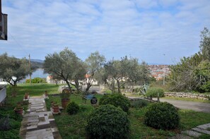 Courtyard - Apartments Ljubomir (Cres)