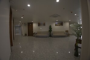 Lobby - Royal Greens (Sikar)