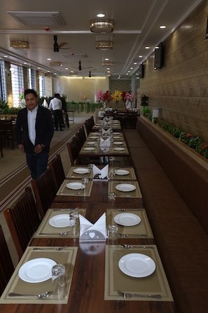 Restaurant - Royal Greens (Sikar)