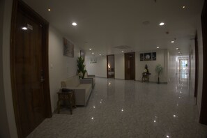Lobby - Royal Greens (Sikar)