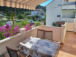 Apartment (A1) | Terrace/patio - Apartments Frankica (Rab)
