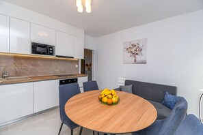 Apartment (A2) | Private kitchen - Apartment Nela (Trogir)