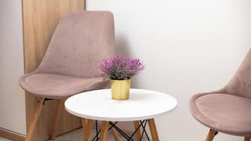 Room (S1) | Terrace/patio