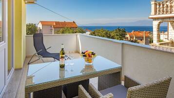 Apartment (A3) | Balcony