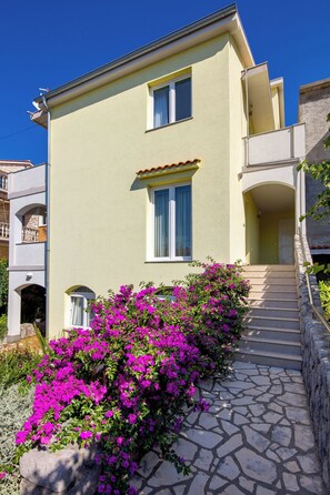Exterior - Apartments and Room Slavica (Kraljevica)