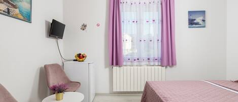 Room (S1) | Terrace/patio