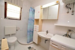 Apartment (A1) | Bathroom - Apartments Boris (Umag)