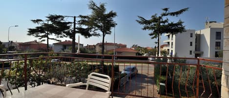 Studio (A2) | Balcony