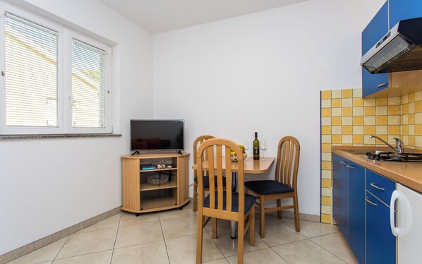 Apartment (A3) | Private kitchen - Apartments Dorijana (Baska)