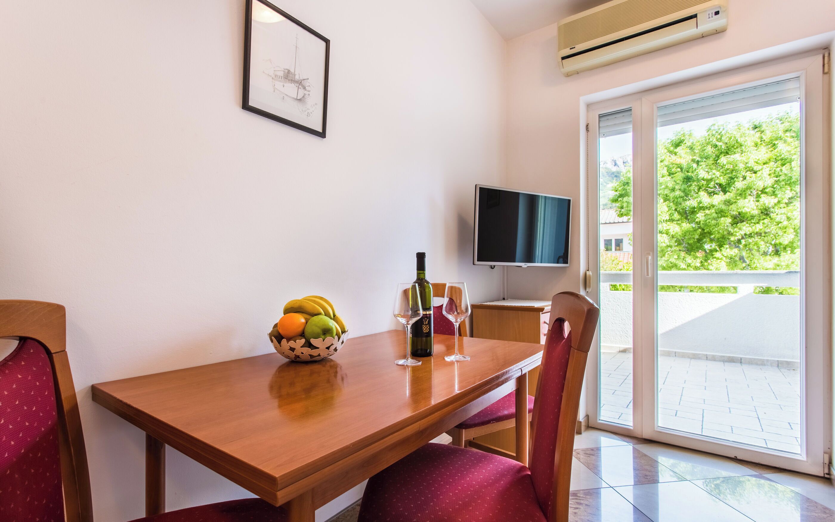 Apartment (A2) | Dining