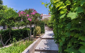 Building design - Apartments Dorijana (Baska)