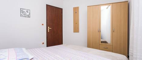 アパートメント (A1)