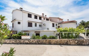 Building design - Apartment Jelka (Baska)