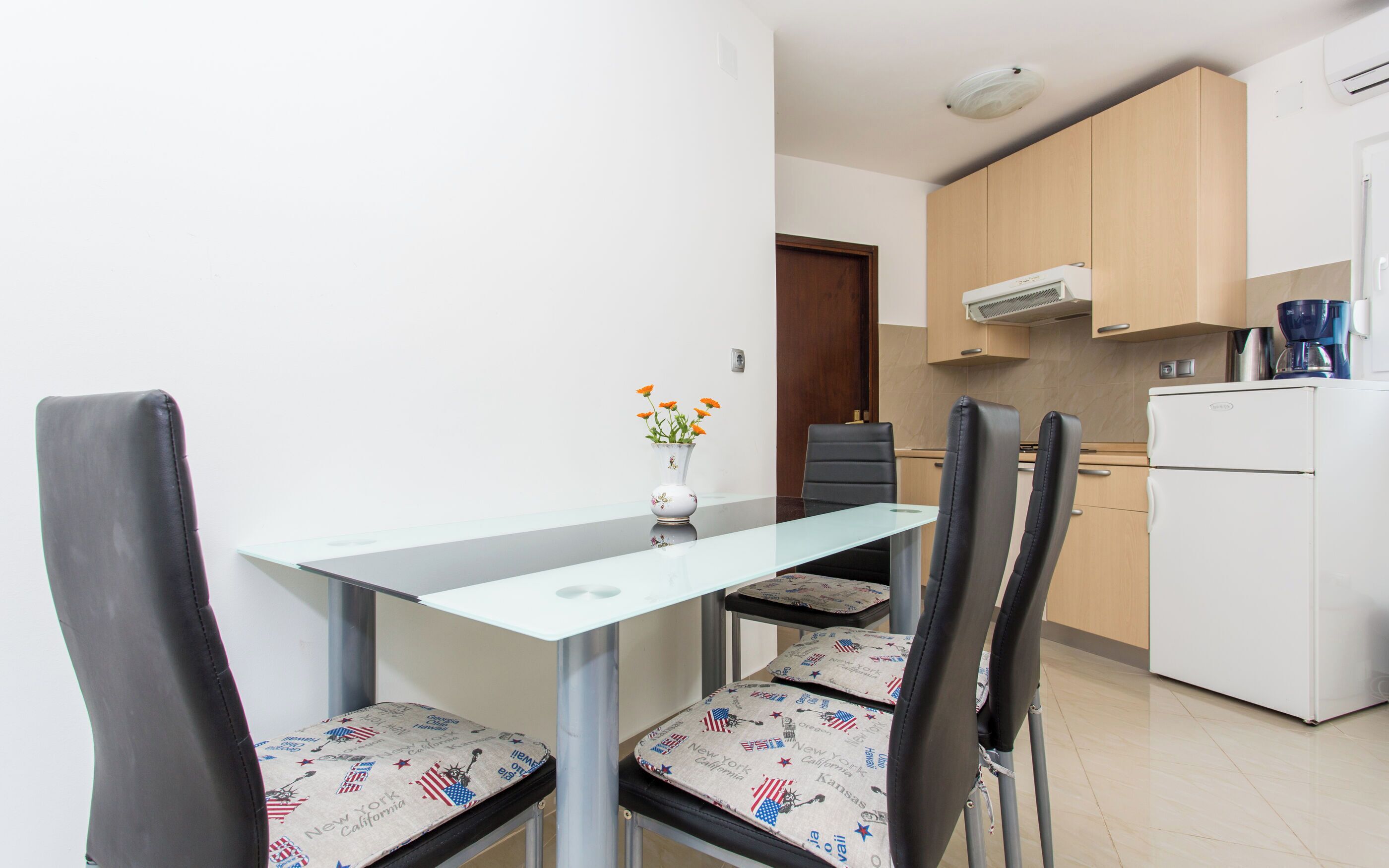Apartment (A1) | Dining