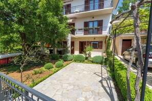 Building design - Apartments Dora (Crikvenica)