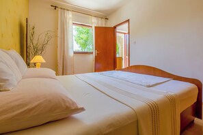 Apartment (A2) | Iron/ironing board, free WiFi - Apartments Dora (Crikvenica)