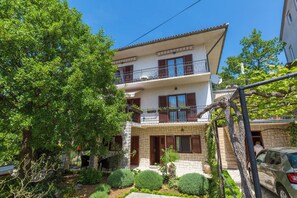 Building design - Apartments Dora (Crikvenica)