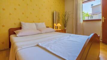 Apartment (A2) | Iron/ironing board, free WiFi