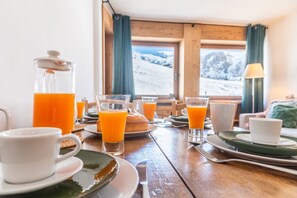 Dining - TrackSide House | Ski-In Ski-Out on Cretaz Slopes, Central Cervinia (Breuil-Cervinia)