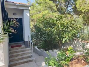 Courtyard - House Nostalgia (Split)