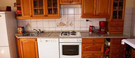 Apartment (A5) | Private kitchen