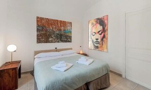 2 bedrooms, iron/ironing board - Discover your oasis of relaxation in Pitelli, a charming village overlooking the sea! We present you a splendid holiday home ideal for families and groups of up to 4 people.The house consists of two welcoming and tastefully furnished bedrooms, perfect fo (Pitelli)