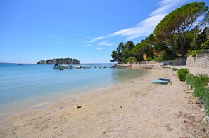 Beach nearby - Apartment Dubravka (Rab)