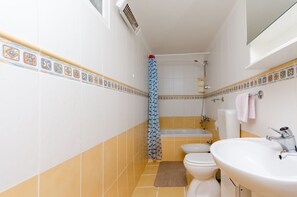 Bathroom - House Laura (Crikvenica)