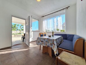 Dining - Apartments Mirko R (Lopar)