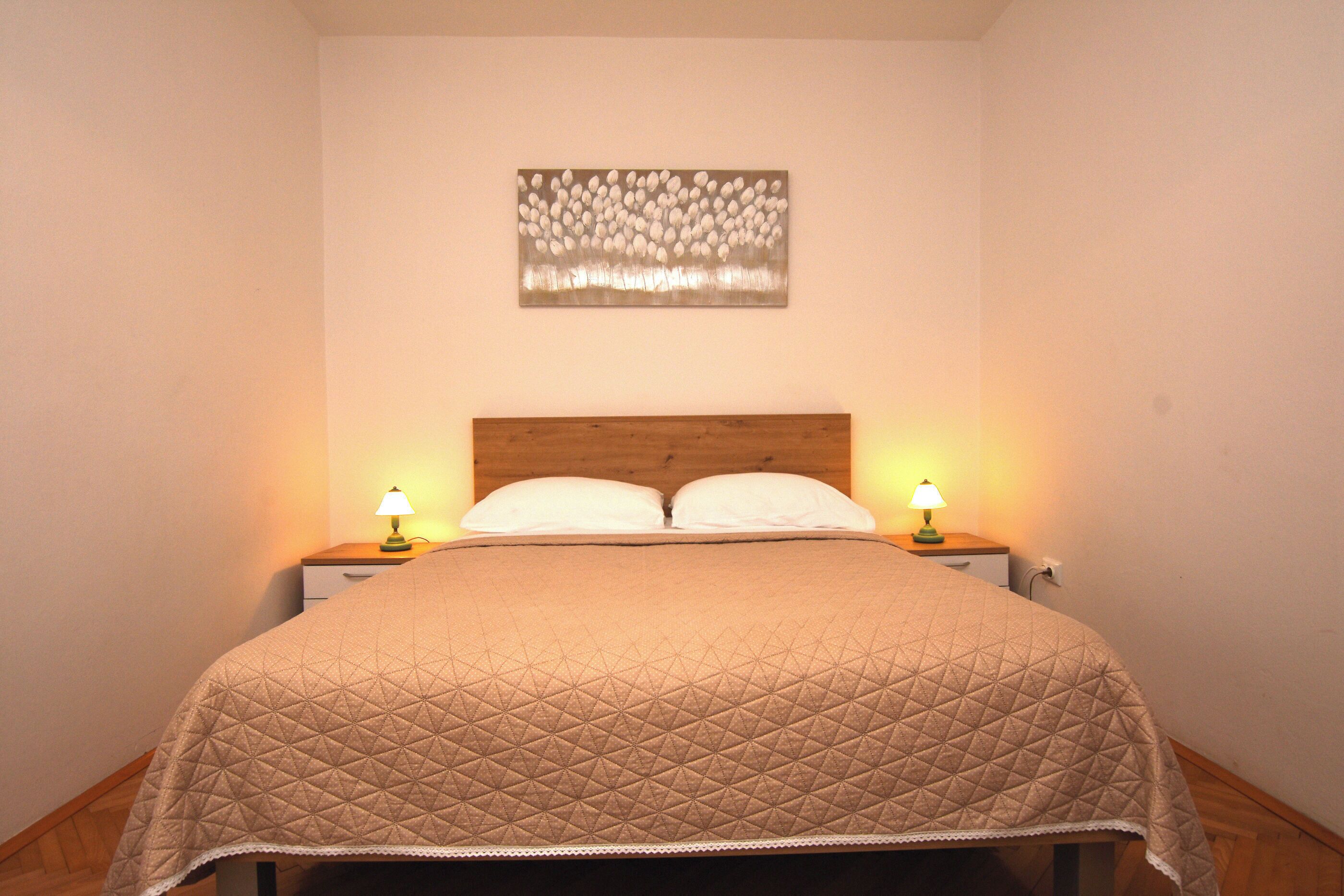 House | Iron/ironing board, free WiFi