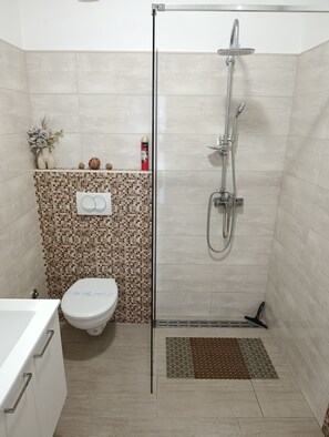Apartment (A2) | Bathroom | Bathtub - Apartments Lea-stella (Zadar)