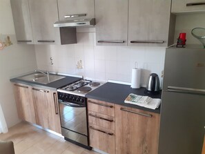 Apartment (A1) | Private kitchen | Fridge, oven, stovetop, espresso maker - Apartments Mary (Cres)