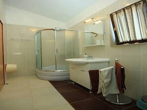 Apartment (A2) | Bathroom - Apartments Matohanac (Fazana)