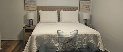 1 habitación, tabla de planchar con plancha, wifi y ropa de cama