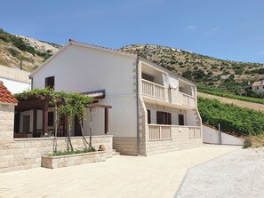 Building design - House Majda (Nerezise)