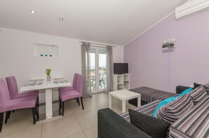 Apartment (A1) | Living room - Apartment Darija (Primosten)