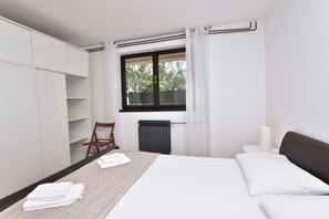 Apartment (A1) | Free WiFi - Apartment Ivan (Primosten)