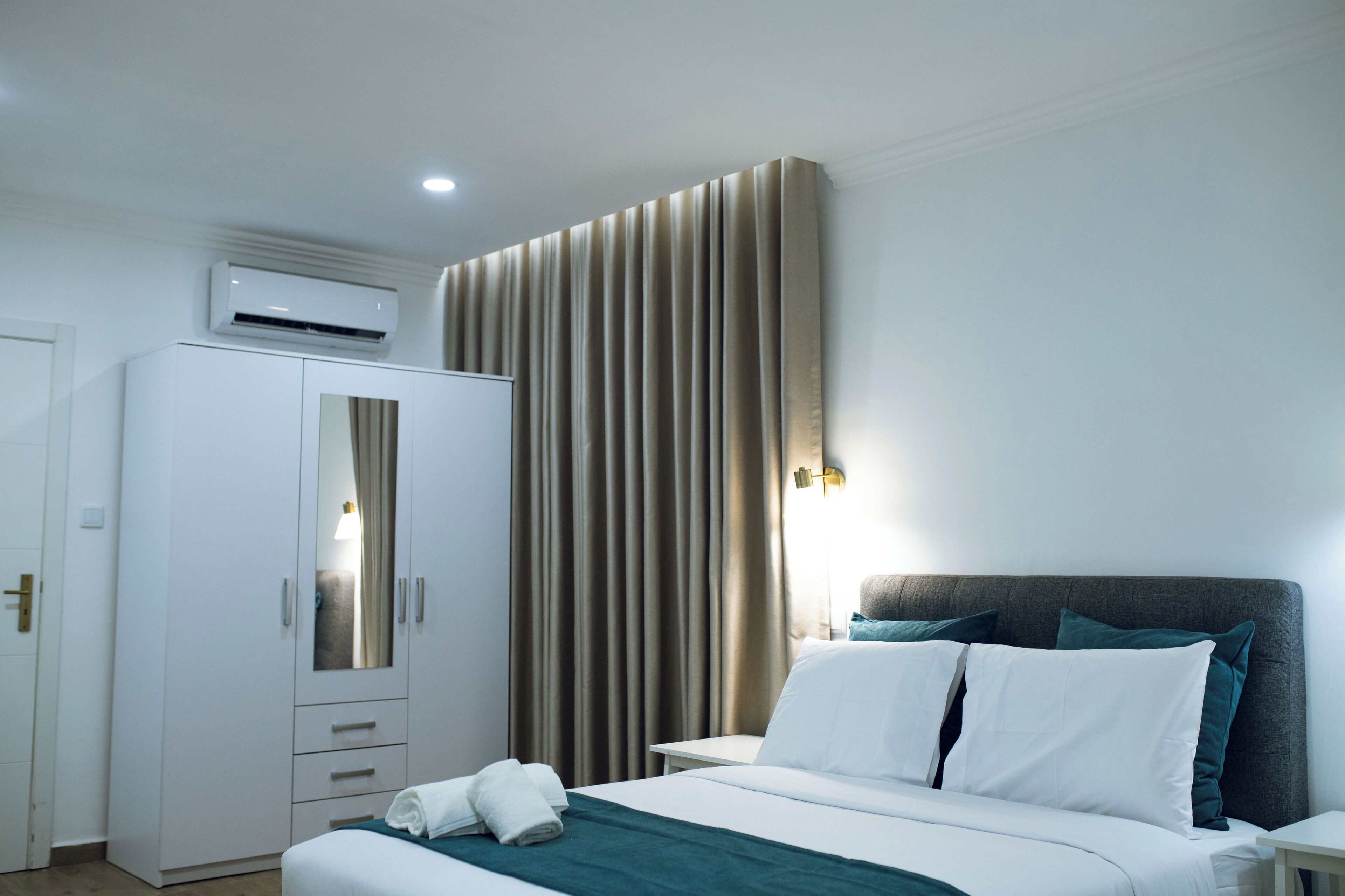 In-room safe, desk, iron/ironing board, free WiFi