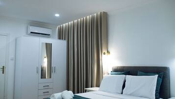 In-room safe, desk, iron/ironing board, free WiFi