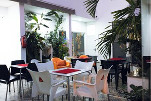 Bar (in der Unterkunft)