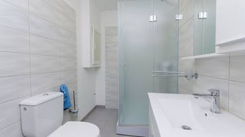 Apartment (A1) | Bathroom | Shower
