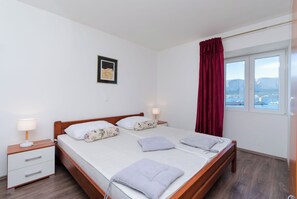 Apartament (A1) | Planxa i posts de planxar i wifi gratuïta 