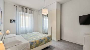 1 camera, ferro/asse da stiro