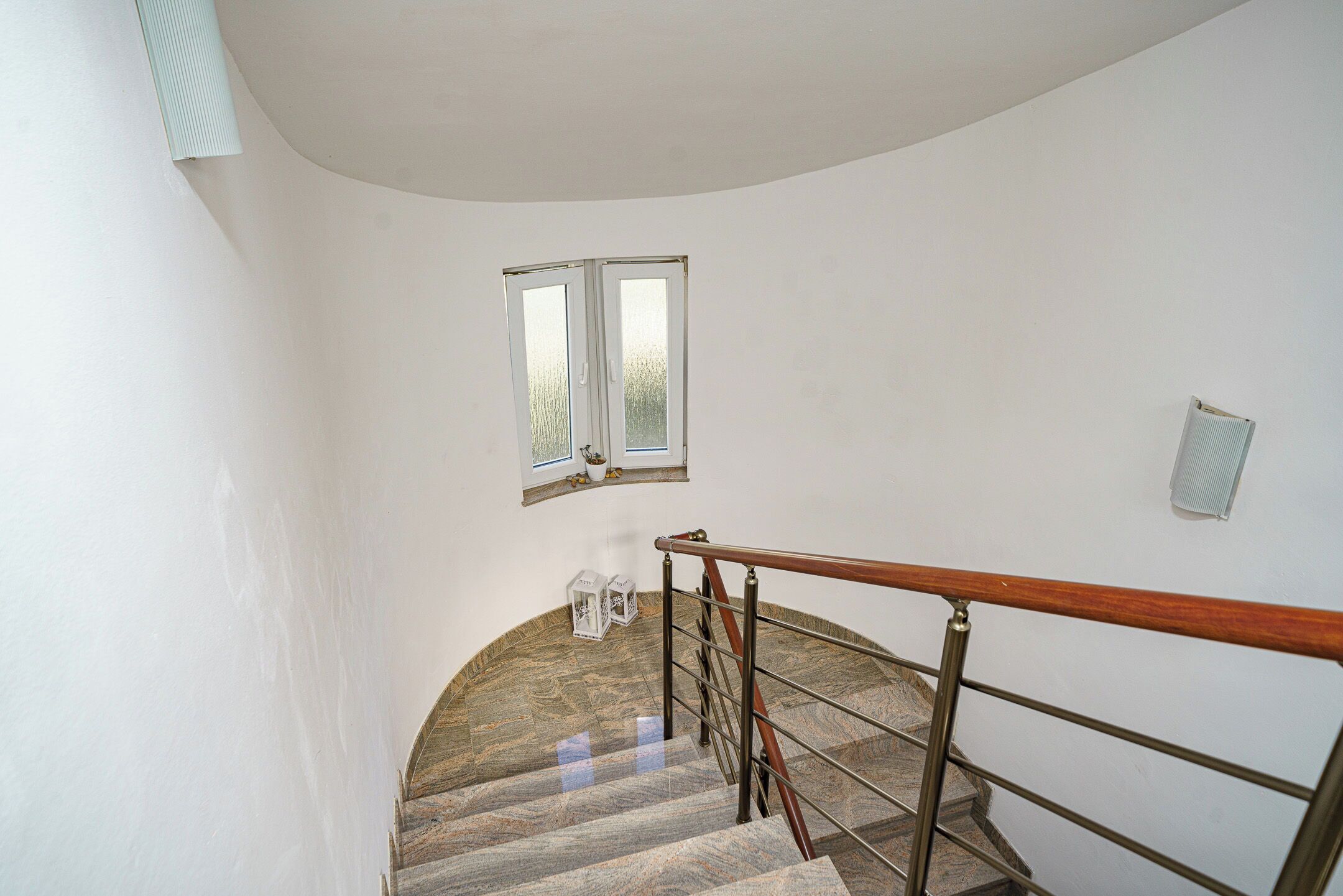 Apartment (A2) | Staircase