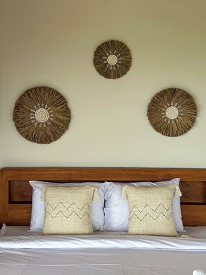 2 dormitoris, planxa i posts de planxar, Internet i roba de llit 